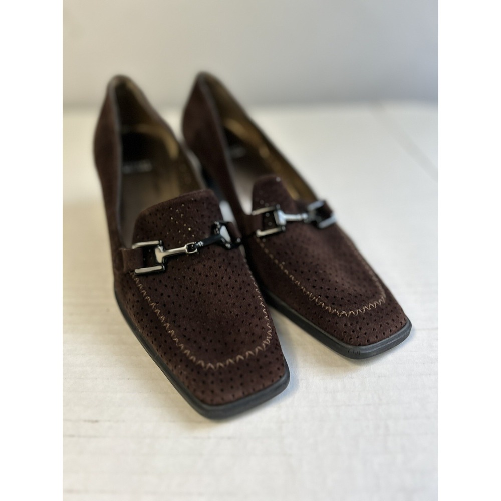 VTG Womens Stuart Weitzman Horse Bit Pumps 8 N Brown Perforated Suede Heel Shoes